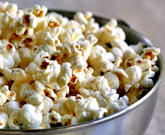 Republicans host popcorn fundraiser