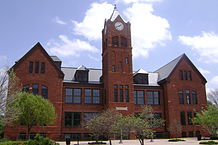 Students tour UCO campus