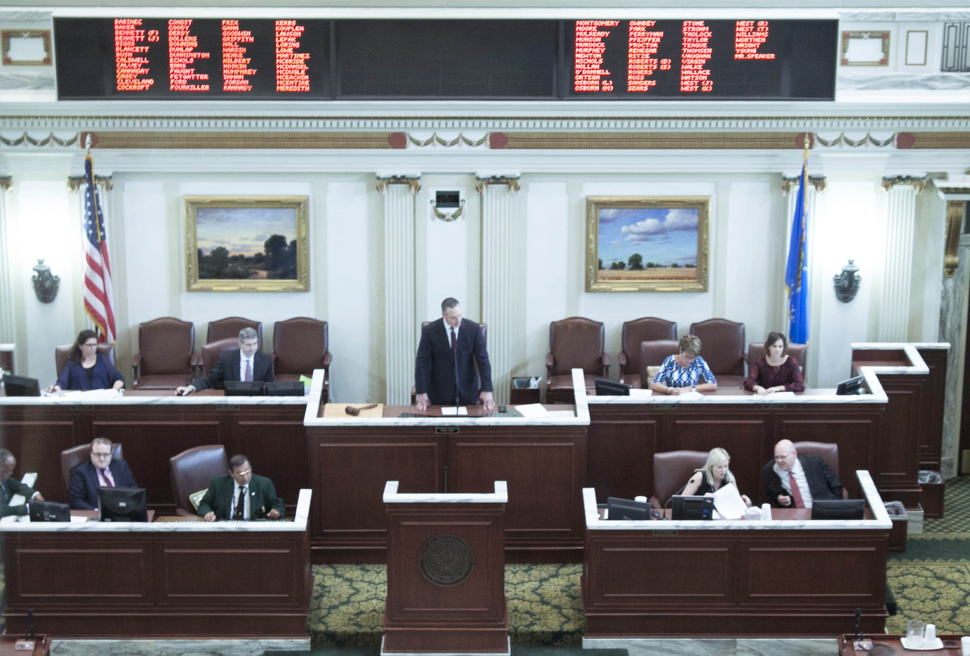 State Lawmakers Open Session Amid Budget Turmoil